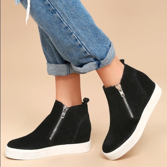 steve madden black wedgie